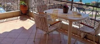 Apartment 'Menidi' with Sea View, Wi-Fi and Air Conditioning