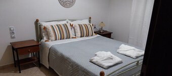 Apartment 'Menidi' with Sea View, Wi-Fi and Air Conditioning