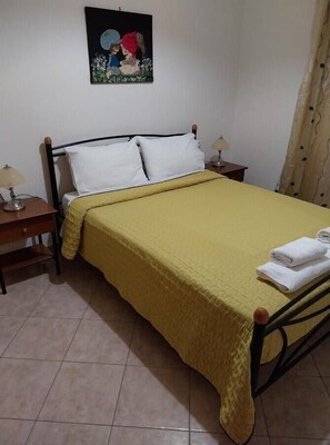 1 bedroom, iron/ironing board, free WiFi, bed sheets