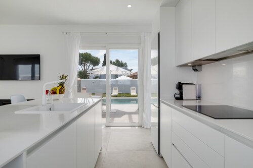 Elena Sea Villa with Private Pool, Wi-Fi, and Air Conditioning