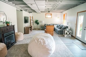 智能電視、壁爐