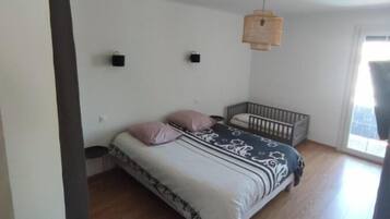 4 chambres, fer et planche Ă repasser, Wi-Fi