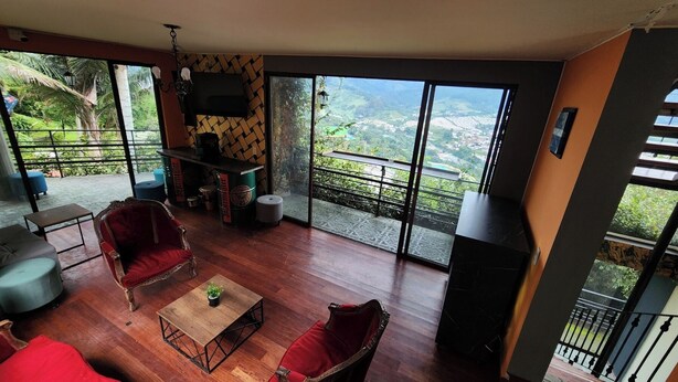Living area - CasaView (Manizales)