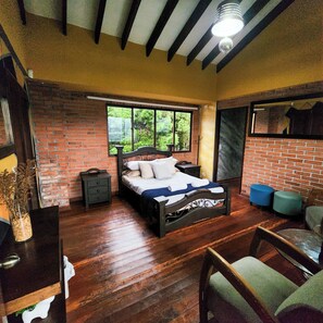 Dobbelt- eller tomannsrom – superior, balkong, fjellutsikt | Blendingsgardiner, strykejern/-brett og wi-fi (inkludert)