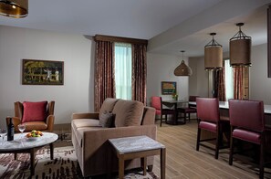 Superior Suite, 1 Bedroom | Living area | 42-inch flat-screen TV with satellite channels - Seminole Brighton Bay Hotel & Casino (Okeechobee)