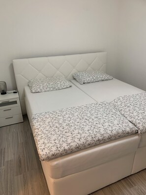 2 chambres, fer et planche Ă repasser, Wi-Fi, draps fournis