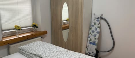 2 chambres, fer et planche Ă repasser, Wi-Fi, literie fournie