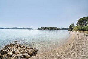 Nær stranden