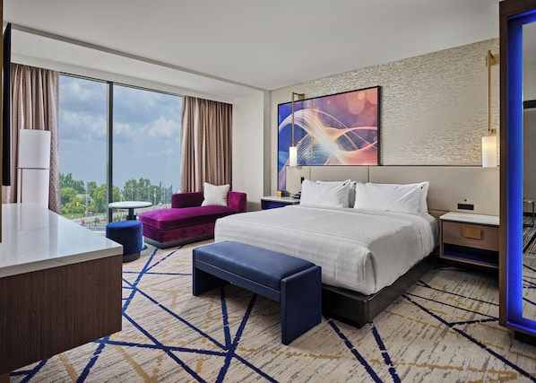 Superior Suite, 1 King Bed, Corner