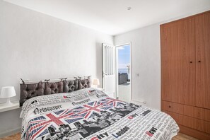 3 bedrooms, iron/ironing board, free WiFi, bed sheets - Country House 'Bodega Oramas' with Private Terrace and Wi-Fi (Arico)