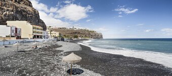 Apartment 'Bonita Apto Nieves' with Mountain View, Wi-Fi and Air Conditioning