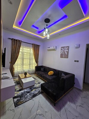 Living area - Sapphire Residences by Crystal Magodo (Lagos)
