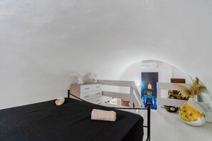 2 makuuhuonetta, silitysrauta/-lauta, vuodevaatteet