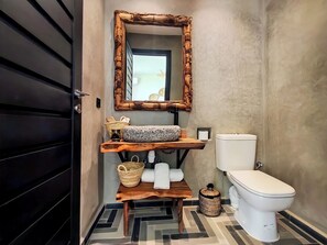 Shower, hair dryer, towels, soap - Domaine Homa in Marrakech: A Haven of Peace and Relaxation (Marrakech)