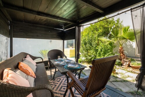 Holiday Home 'Ponente' with Shared Terrace, Wi-Fi and Air Conditioning