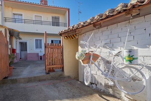 Country House 'Casa Visi' with Shared Terrace, Private Garden and Wi-Fi