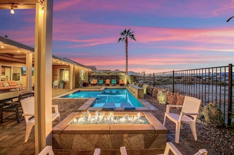 A heated pool. Secluded Private Golf/Pool Home With Game Room