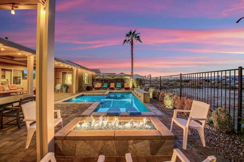 Secluded Private Golf/Pool Home With Game Room