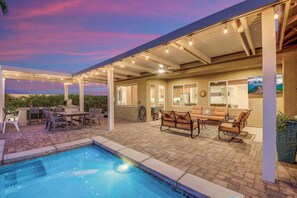 Outdoor dining - Secluded Private Golf/Pool Home With Game Room (Indio)