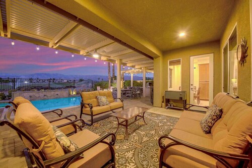 Secluded Private Golf/Pool Home With Game Room