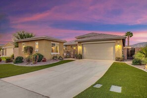 Property grounds - Secluded Private Golf/Pool Home With Game Room (Indio)