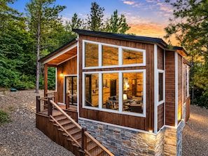 Welcome to Nature's Nest: A serene retreat nestled in the heart of the forest - Hot Tub | Outdoor Games | Pet-Friendly Cabin (Broken Bow)
