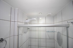 Basic Apartment | Bathroom - Condomínio Top Master to OZPED Flats (Sudoeste e Octogonal)