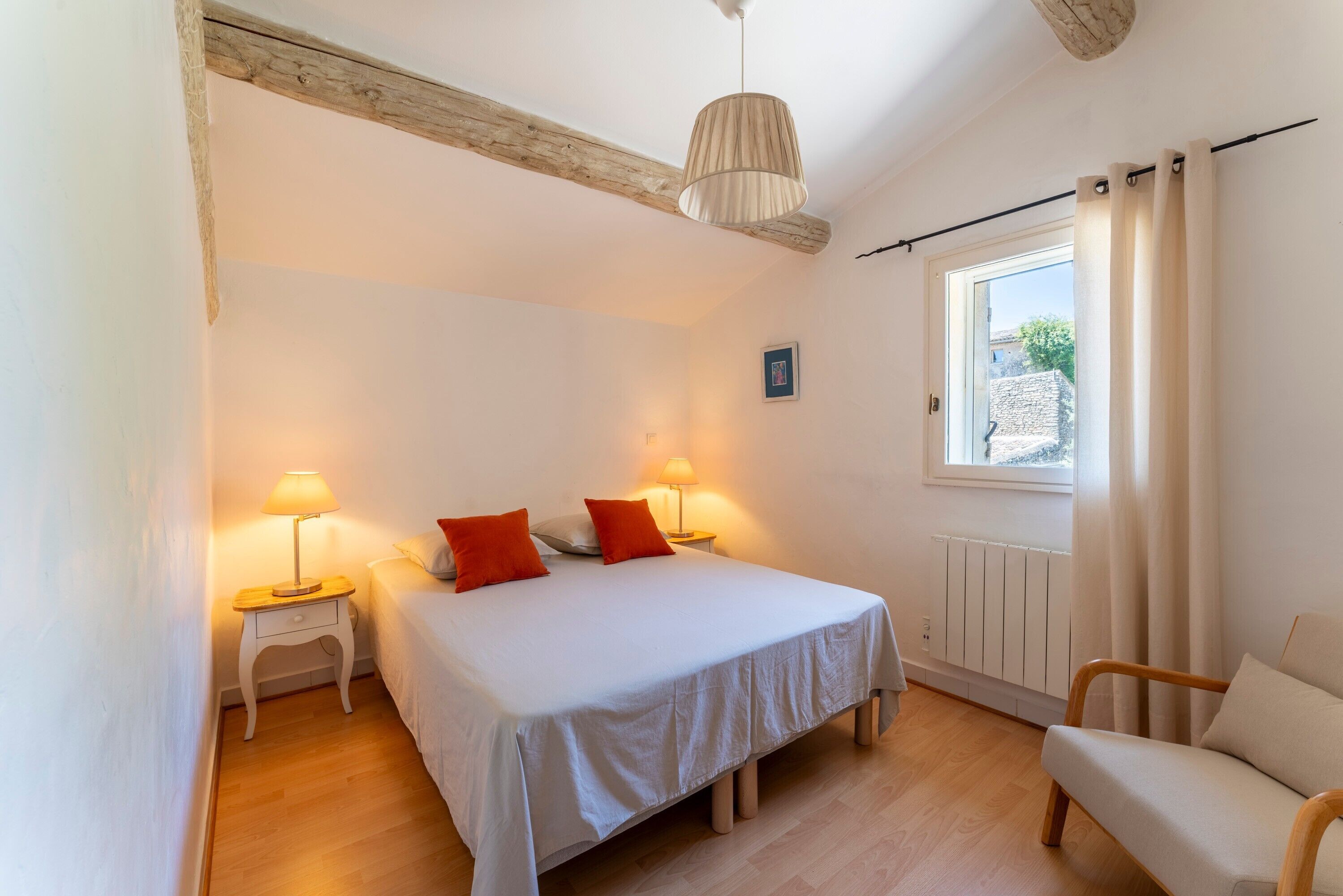 2 makuuhuonetta, silitysrauta/-lauta, ilmainen Wi-Fi, vuodevaatteet