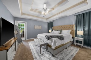 3 bedrooms, iron/ironing board, travel cot, free WiFi - Yurt Experience In Backyard W/ Hot Tub/Game Room - 10 mins to Walmart AMP (Bentonville)