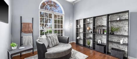 TV connectée, cheminée, baby-foot, table de tennis de table