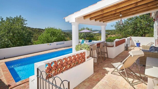 A rooftop pool area with a pergola, seating, and a view of the surrounding landscape. - Lovingly Restored Country Villa, A/C, Private Pool (Fenced), Idyllic Views - 15mins drive to Tavira (Santa Catarina da Fonte do Bispo)