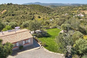 Property grounds - Lovingly Restored Country Villa, A/C, Private Pool (Fenced), Idyllic Views - 15mins drive to Tavira (Santa Catarina da Fonte do Bispo)