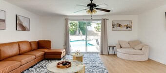 Charming 5 Bedroom Granada Hills House with Pool