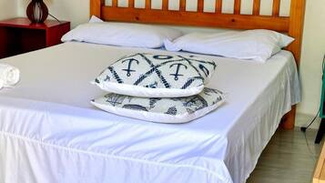 Suíte, 1 cama de casal, banheiro privativo | 1 quarto, Wi-Fi de cortesia