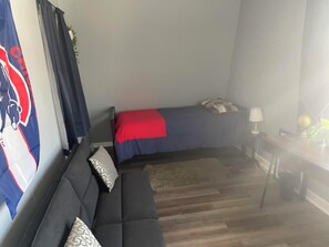 2 bedrooms, WiFi, bed sheets - 5217 S. Major Ave Second Floor Apartment (Chicago)