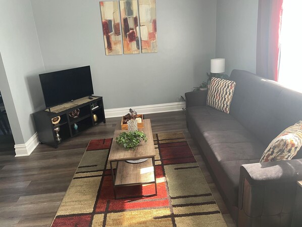 Living area - 5217 S. Major Ave Second Floor Apartment (Chicago)