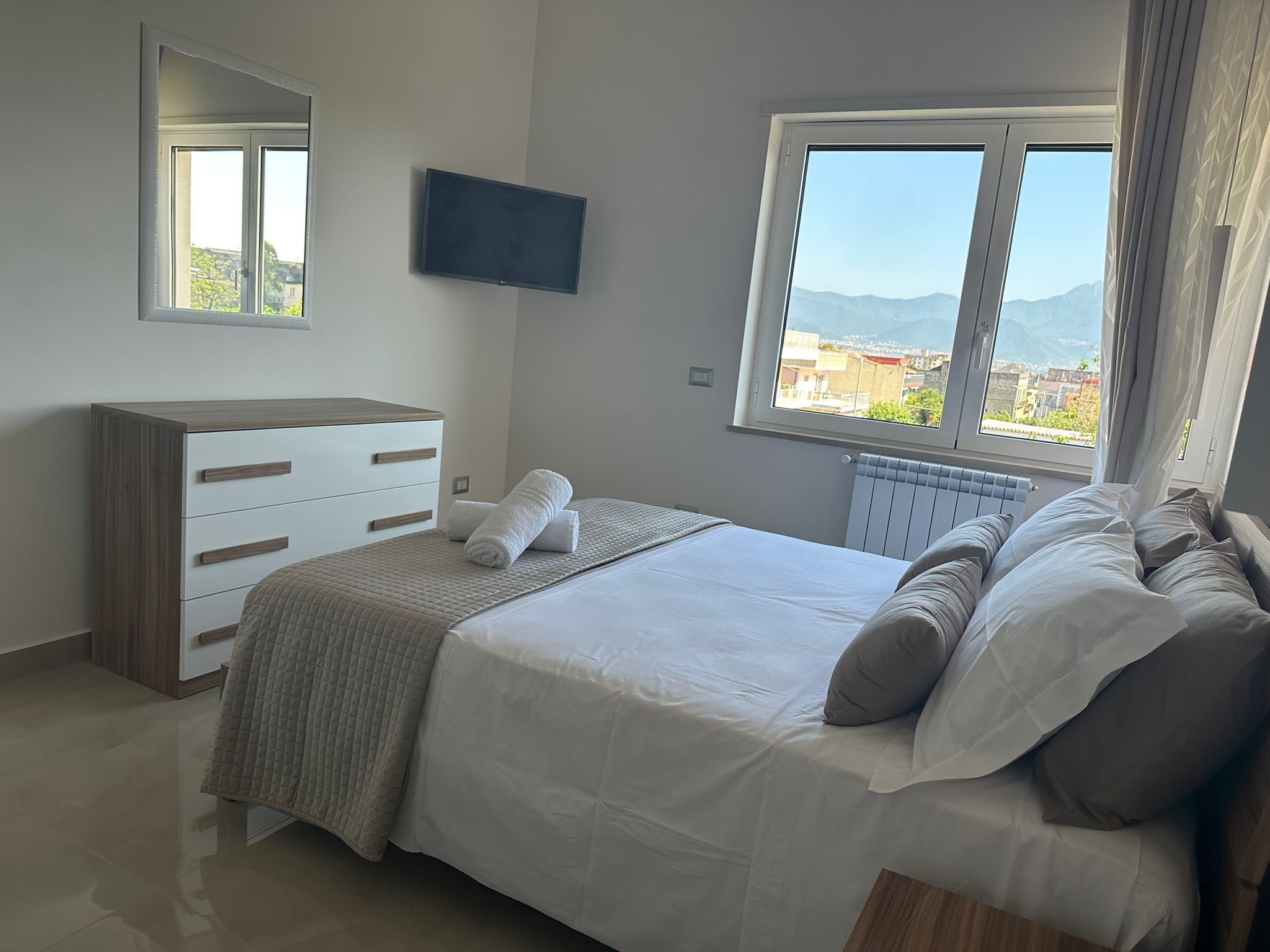 1 soverom, safe på rommet, skrivebord og strykejern/-brett