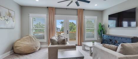 Télévision, espaces bureaux, écrans d'ordinateur