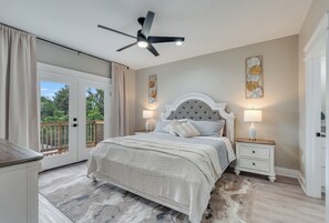 3 bedrooms, desk, iron/ironing board, travel cot - Luxury Retreat near St Andrews (Panama City Beach)