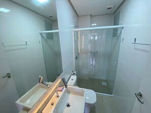 Handtücher, Seife, Toilettenpapier