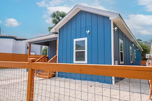 4 bedrooms - Comfort and Style 4BR 3BA Near Riverwalk and Dtown (San Antonio)