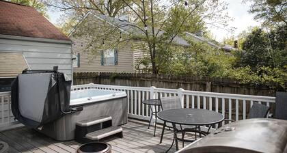 Beachside Bliss: Steps to Beach + Hot Tub
