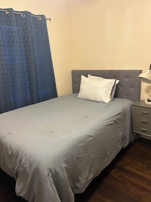 2 chambres, fer et planche Ă repasser, Wi-Fi, draps fournis