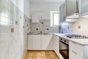 Departamento | Área de sala de estar | Televisión de 35 pulgadas con canales digitales 