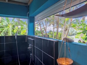 Shower, hair dryer, towels
