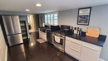 Fridge, oven, stovetop