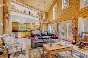 Fernseher, Kamin, Videospiele, DVD-Player