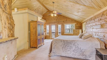 3 bedrooms, in-room safe, desk, iron/ironing board