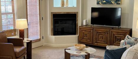 Smart TV, fireplace