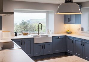 Fridge, microwave, oven, dishwasher - Luxury pet free holiday home in Pembrokeshire with breath-taking sea views. (Newport)